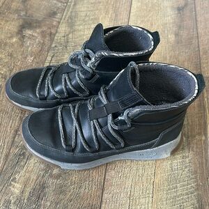 Chaco Borealis Peak Winter Boots Size 7 USED